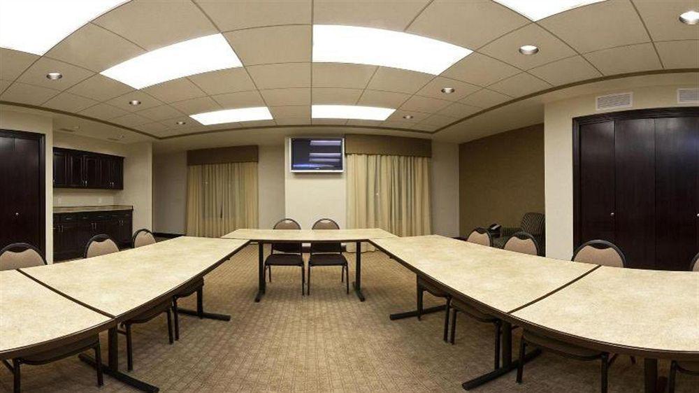 فندق وأجنحة هوليداي إن إكسبريس مينوت ساوث مينوت، داكوتا الشمالية المظهر الخارجي الصورة